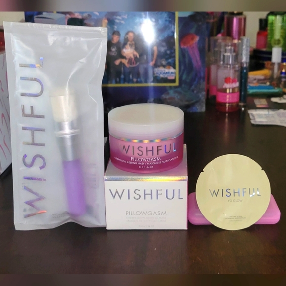 ♥︎New Wishful Pillowgasm + Wishful Moisturizing Wand + Free Gift♥︎